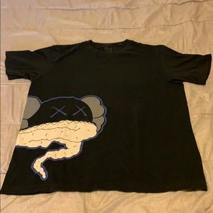 Uniqlo Kaws t shirt